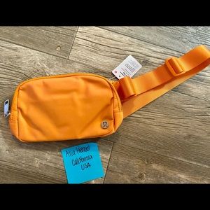 NWT lululemon belt bag